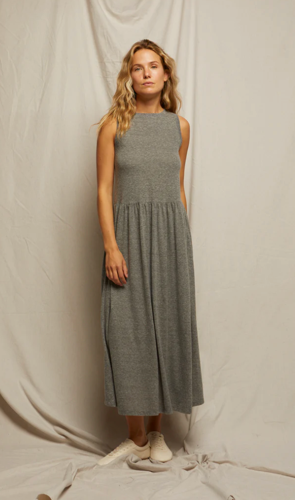 EVA SLUB JERSEY TIERED DRESS IN H. GREY