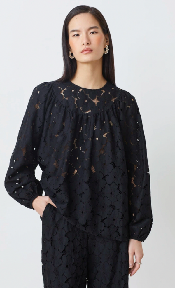 LILY LACE TOP IN NOIR