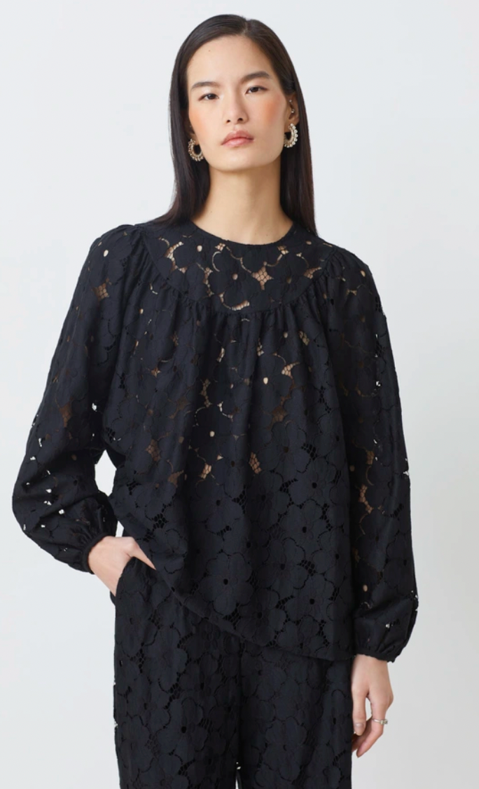 LILY LACE TOP IN NOIR