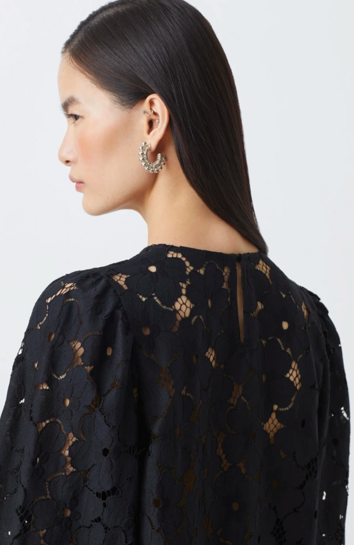 LILY LACE TOP IN NOIR