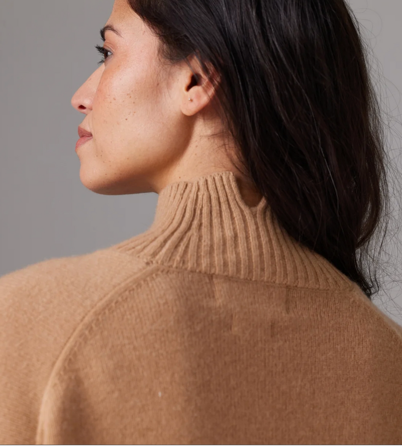 CHUNKY CARMEN FUNNEL NECK IN CAMEL