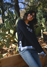 AMOUR INTARSIA SWEATER W/ BUTTON SIDE SLITS IN NAVY