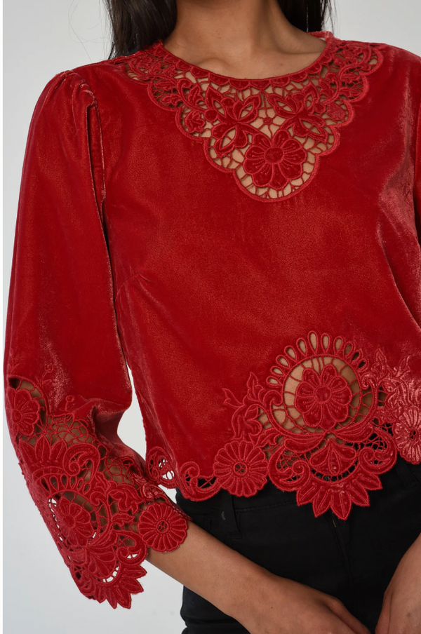 ALINA TOP IN AMERICAN BEAUTY