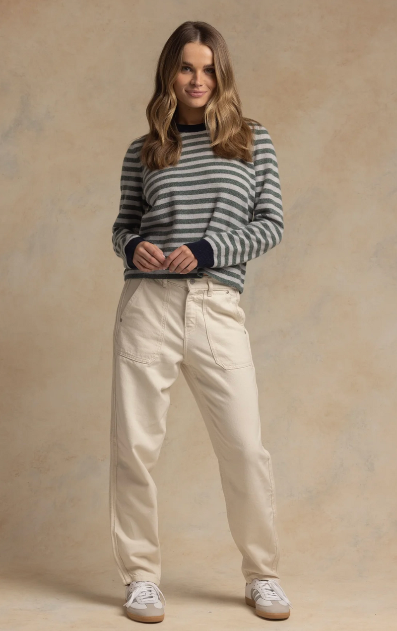 SUZETTE IN JUNGLE/NAVY