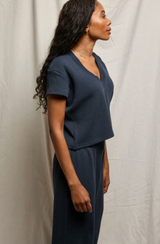 JADA WAFFLE VNECK TEE IN NAVY