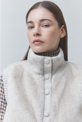 DOODLE FAUX FUR VEST IN CREME