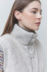 DOODLE FAUX FUR VEST IN CREME